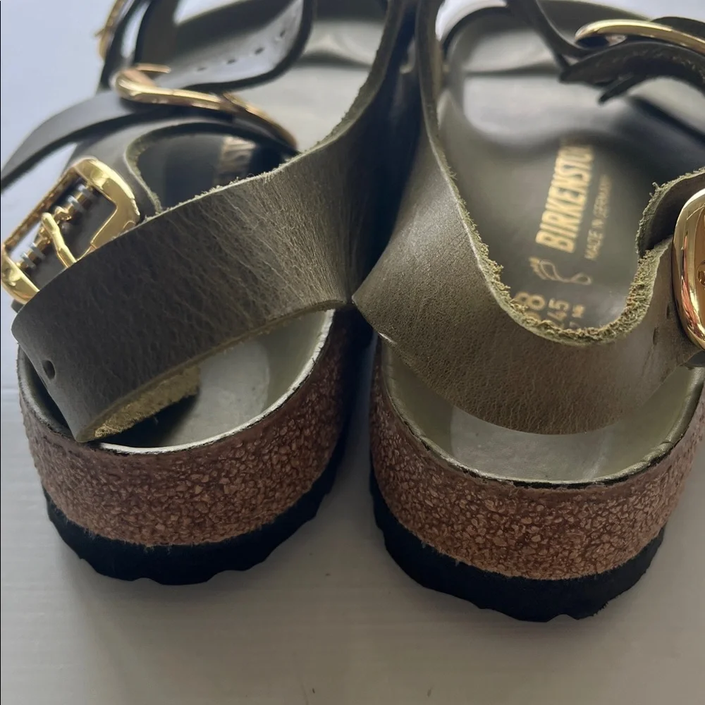 Birkenstock Milano Big Buckle Sandals
In Olive Green - Gold Buckle New w/o box - Picture 7 of 8